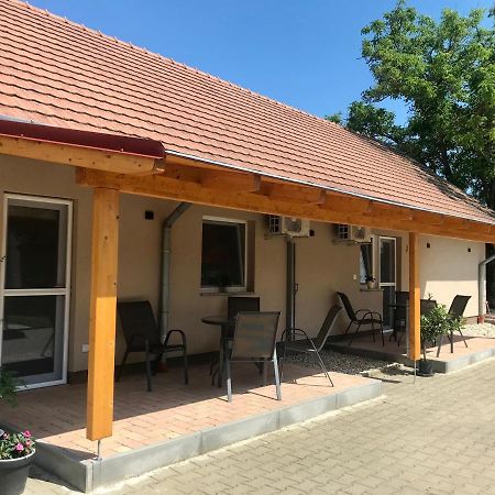 Lena Vendeghaz Hotel Balatonberény Exterior foto